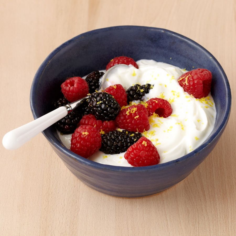 35_GreekYogurtBerries