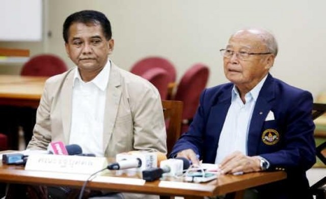เสนอเปิดทางกองทัพ-รัฐบุรุษรับสนองพระบรมราชโองการฯ เสนอเปิดทางกองทัพ-รัฐบุรุษรับสนองพระบรมราชโองการฯ