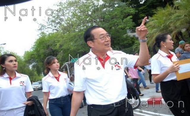 'เหวง'ยื่นยูเอ็น บี้'รบ.'คืนเสรีภาพให้พีซทีวี 'เหวง'ยื่นยูเอ็น บี้'รบ.'คืนเสรีภาพให้พีซทีวี