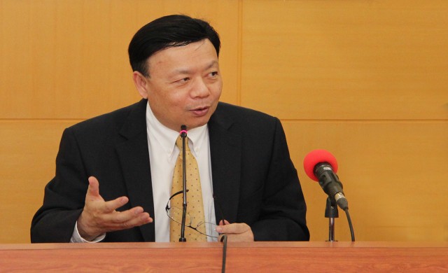 'ปรีดิยาธร' หารือกทม.นำสายโทรคมลงใต้ดิน 'ปรีดิยาธร' หารือกทม.นำสายโทรคมลงใต้ดิน
