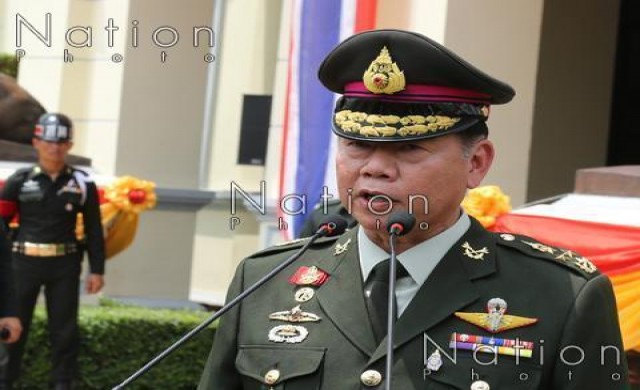 ผบ.ทบ.เซ็นคำสั่งตั้งกำลังพล ปฏิบัติหน้าที่ในกอ.รมน. ผบ.ทบ.เซ็นคำสั่งตั้งกำลังพล ปฏิบัติหน้าที่ในกอ.รมน.