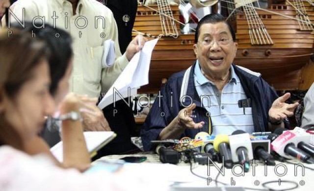 'พล.อ.ชวลิต'เผยตั้งกองกำลังที่3 แก้ปัญหาความยากจน 'พล.อ.ชวลิต'เผยตั้งกองกำลังที่3 แก้ปัญหาความยากจน