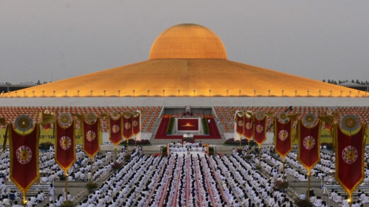 'ดีเอสไอ'จัดทีมปฏิบัติการพิเศษบุกธรรมกายพรุ่งนี้ 'ดีเอสไอ'จัดทีมปฏิบัติการพิเศษบุกธรรมกายพรุ่งนี้