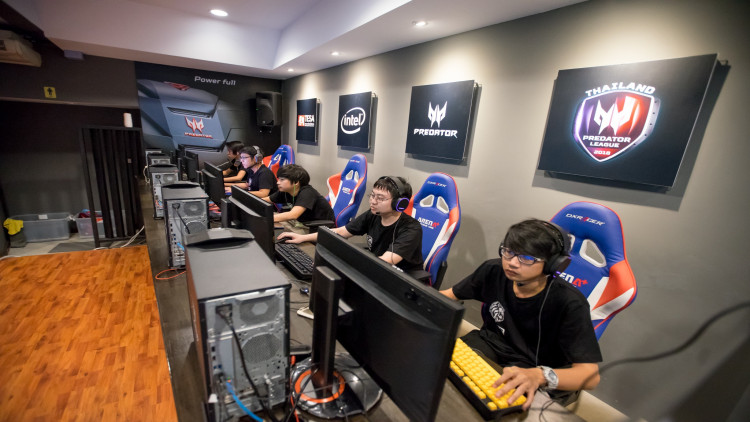 แกะรอย ‘อีสปอร์ต’ ส่องโอกาสทำเงินธุรกิจไทย แกะรอย ‘อีสปอร์ต’ ส่องโอกาสทำเงินธุรกิจไทย