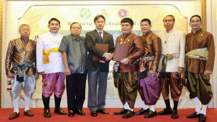 มก. ตั้ง 'สถาบันวิชาการพระเครื่องพระกรุฯ' พร้อมเปิดเข้าชม 27 เม.ย.นี้ มก. ตั้ง 'สถาบันวิชาการพระเครื่องพระกรุฯ' พร้อมเปิดเข้าชม 27 เม.ย.นี้