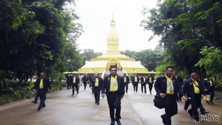 'ประยุทธ์' ลั่นอย่าถามว่าลงพื้นที่จะให้งบเท่าไหร่ ต้องดูที่ความจำเป็น 'ประยุทธ์' ลั่นอย่าถามว่าลงพื้นที่จะให้งบเท่าไหร่ ต้องดูที่ความจำเป็น