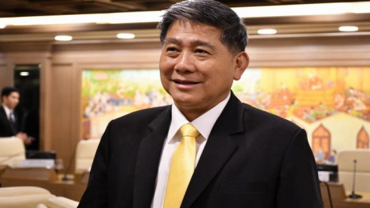 ปลัด สธ.ชื่นชม ผอ.รพ.แปลงยาว-พยาบาลที่ช่วยนร.ประสบอุบัติเหตุ ปลัด สธ.ชื่นชม ผอ.รพ.แปลงยาว-พยาบาลที่ช่วยนร.ประสบอุบัติเหตุ